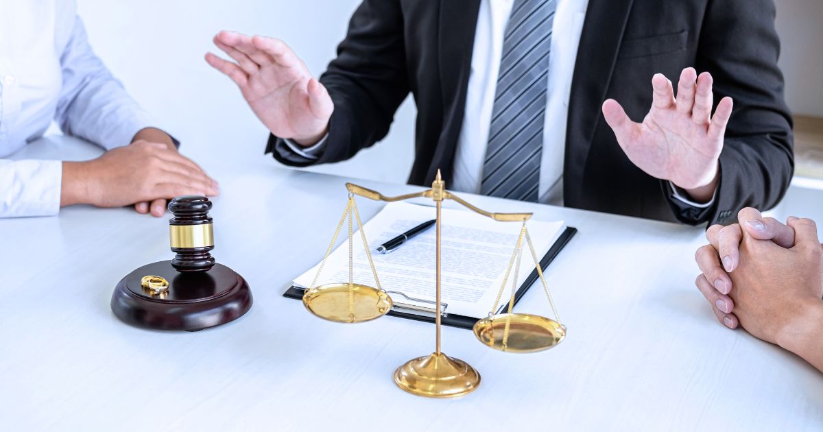 Assegno divorzile: la funzione assistenziale e l’inadeguatezza dei mezzi dell’ex coniuge.