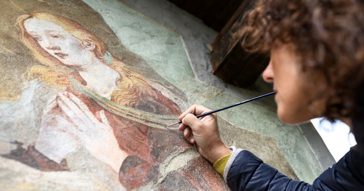 Forse-un-volto-di-troppo-il-caso-del-restauro-Meloni